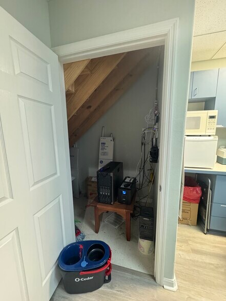 More Photos Of 15283 Amberly Dr, Tampa Office For Lease