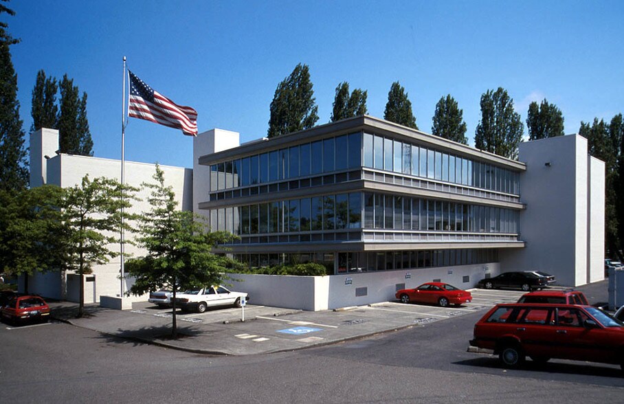 More Photos Of 2 Nickerson St, Seattle Office For Lease