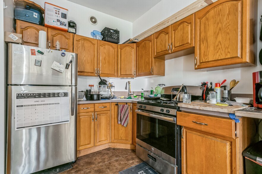 More Photos Of 2150 Fifth Ave, New York Storefront Retail Office For Sale