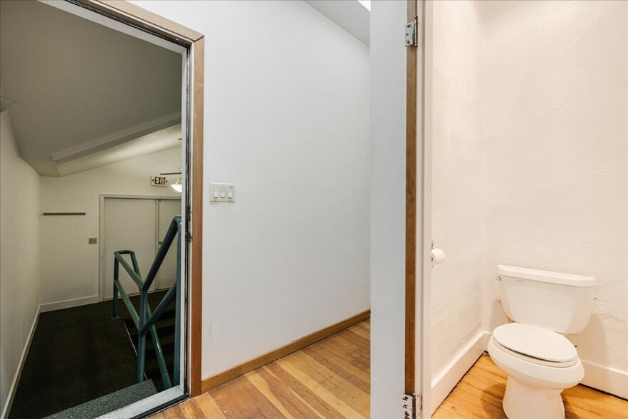 More Photos Of 5827 SE 91st Ave, Portland Medical For Sale