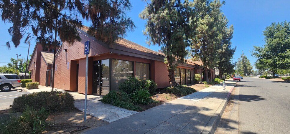 More Photos Of 1177 E Shaw Ave, Fresno Office For Lease