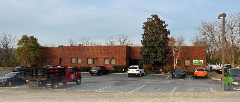 Primary Photo Of 633-637 Jeffers Cir, Exton Warehouse For Lease