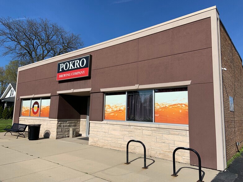 More Photos Of 311 N Broad St, Griffith Restaurant For Sale