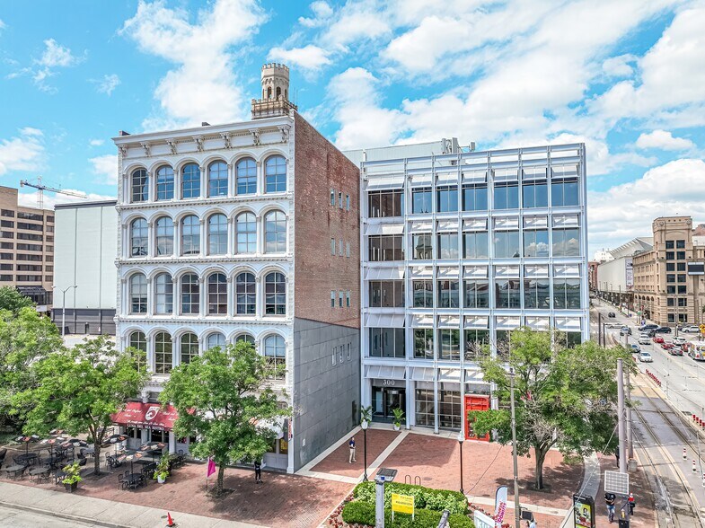 More Photos Of 300 W Pratt St, Baltimore Office For Sale