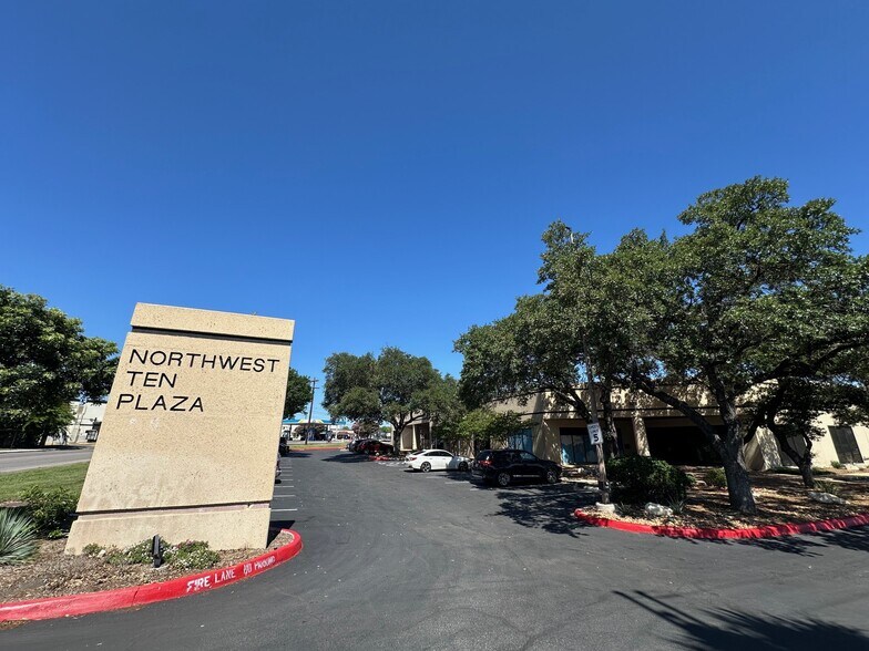 More Photos Of 459-599 Spencer Ln, San Antonio Unknown For Lease