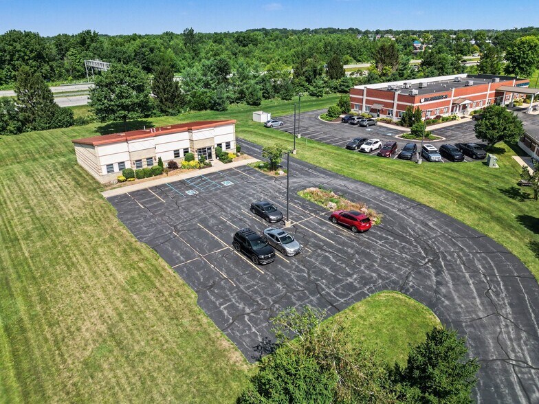 More Photos Of 2801 Leonard Dr, Valparaiso Medical For Sale