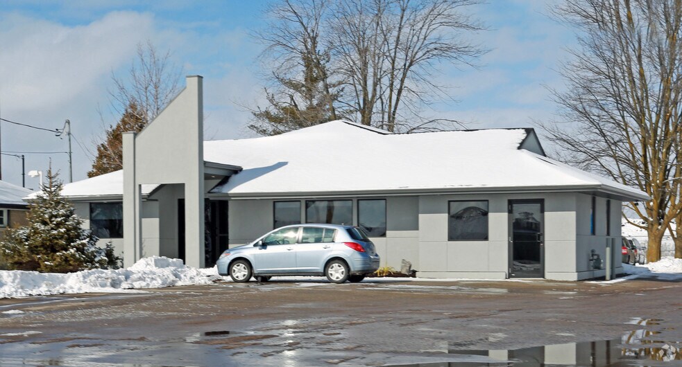 Primary Photo Of 2040 Eagle St, Cambridge Office For Sale