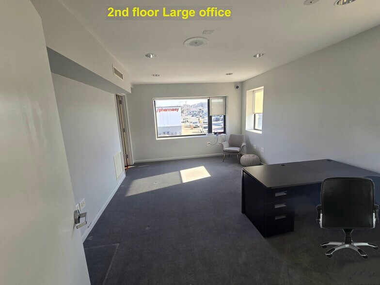 More Photos Of 7115 Northern Blvd, Jackson Heights Office For Sale