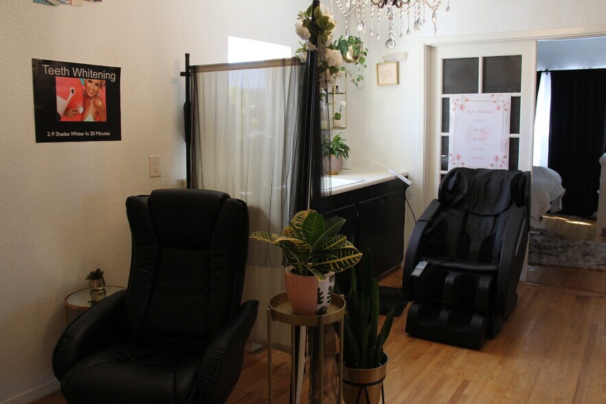 More Photos Of 2016-2020 E Main St, Ventura Storefront Retail Office For Sale