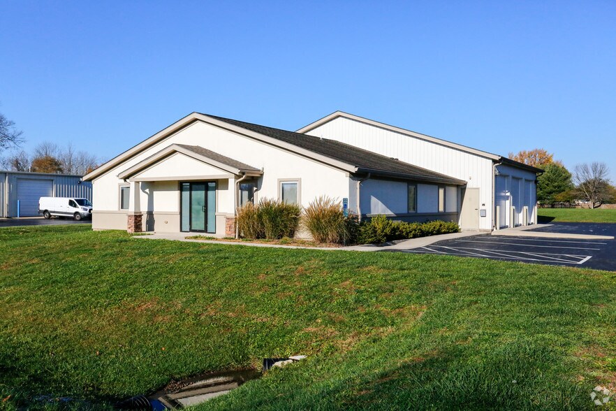 More Photos Of 345 Huls Dr, Englewood Light Distribution For Lease