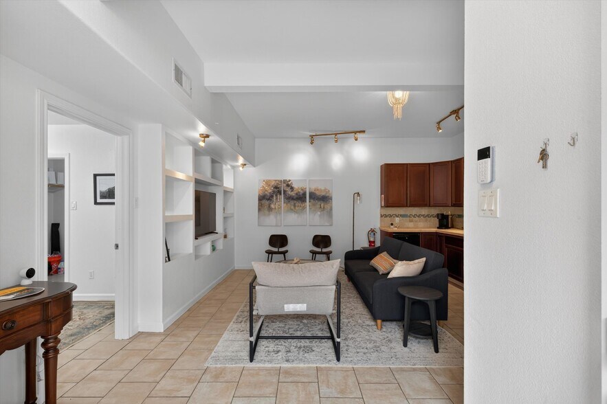 More Photos Of 2217 Sealy St, Galveston Office Residential For Sale