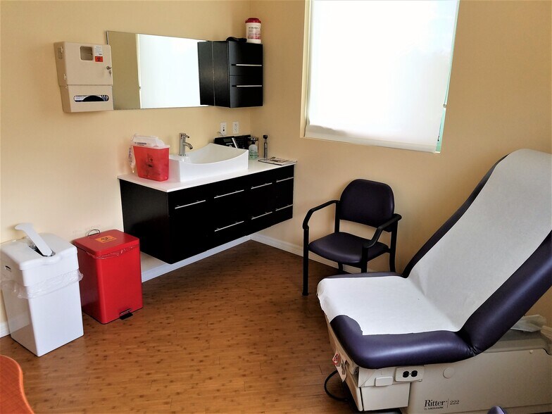 More Photos Of 7545 W Boynton Beach Blvd, Boynton Beach Medical For Lease