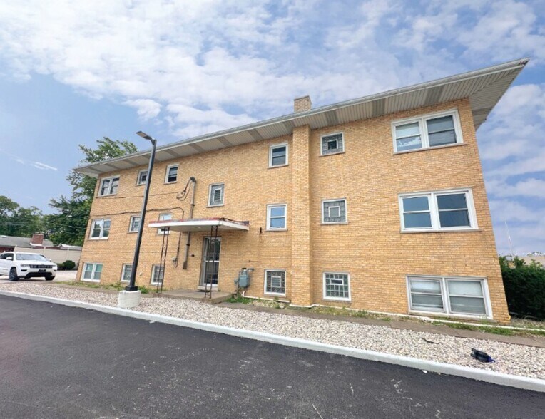 More Photos Of 17933 Torrence Ave, Lansing Multifamily For Sale