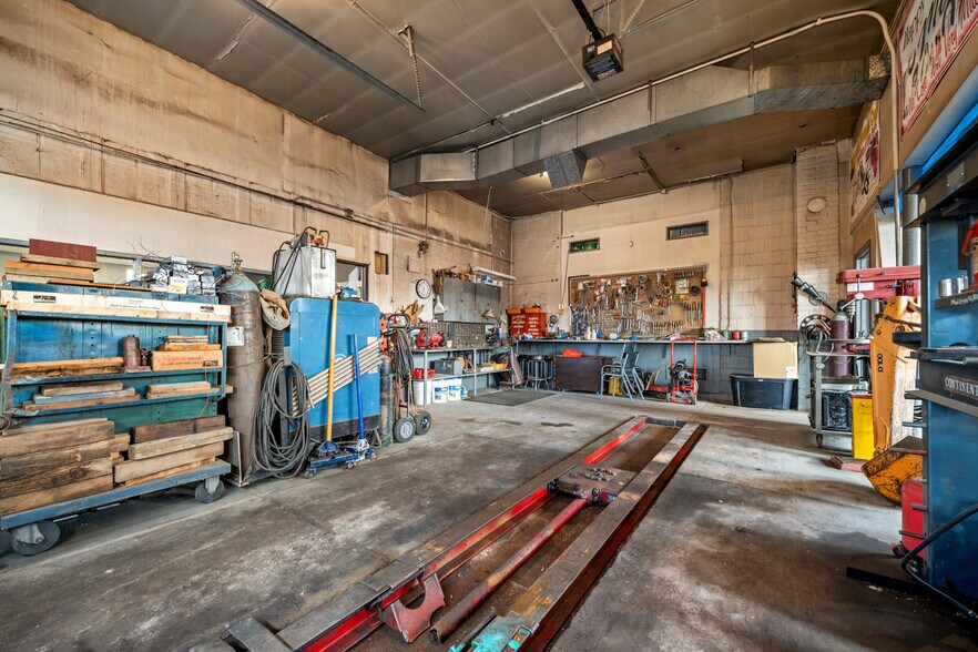 More Photos Of 802 Main St, Walsenburg Auto Repair For Sale
