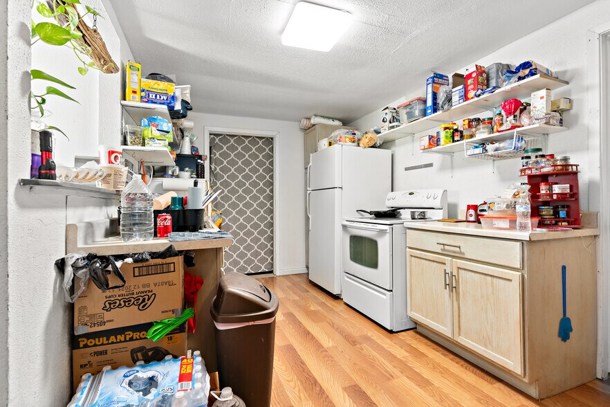More Photos Of 200 S Wall St, Itasca Warehouse For Sale