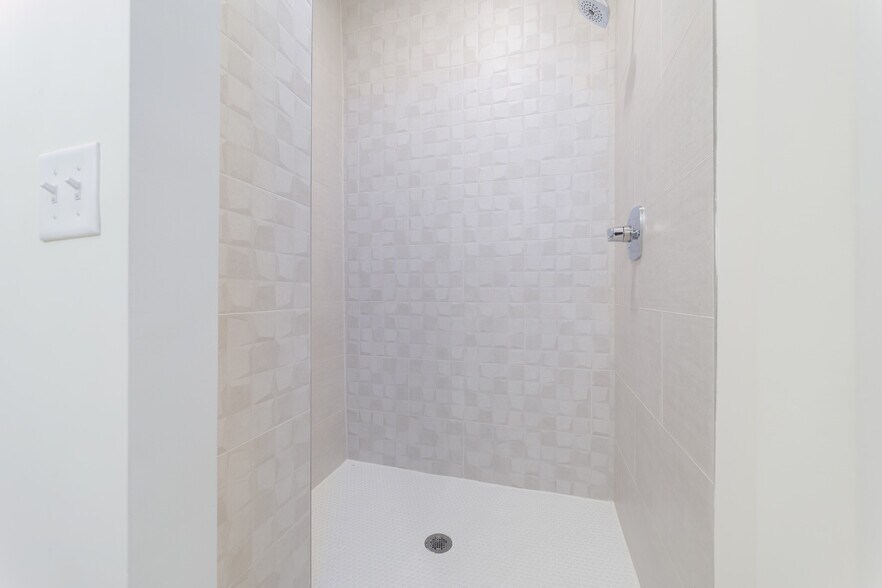 More Photos Of 1628 Walnut St, Jacksonville Multifamily For Sale