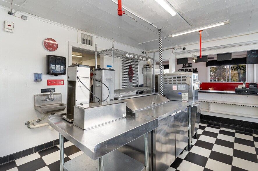 More Photos Of 1401 N Highway 20, Cannon Falls Fast Food For Sale