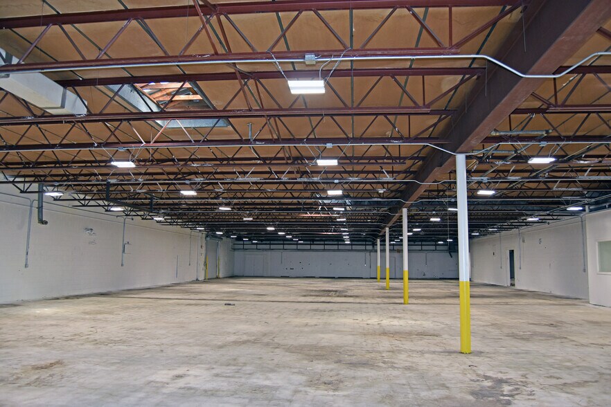 More Photos Of 2401 Carraway Blvd, Birmingham Warehouse For Lease