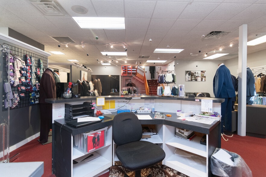 More Photos Of 2415 N Richmond St, Appleton Freestanding For Sale