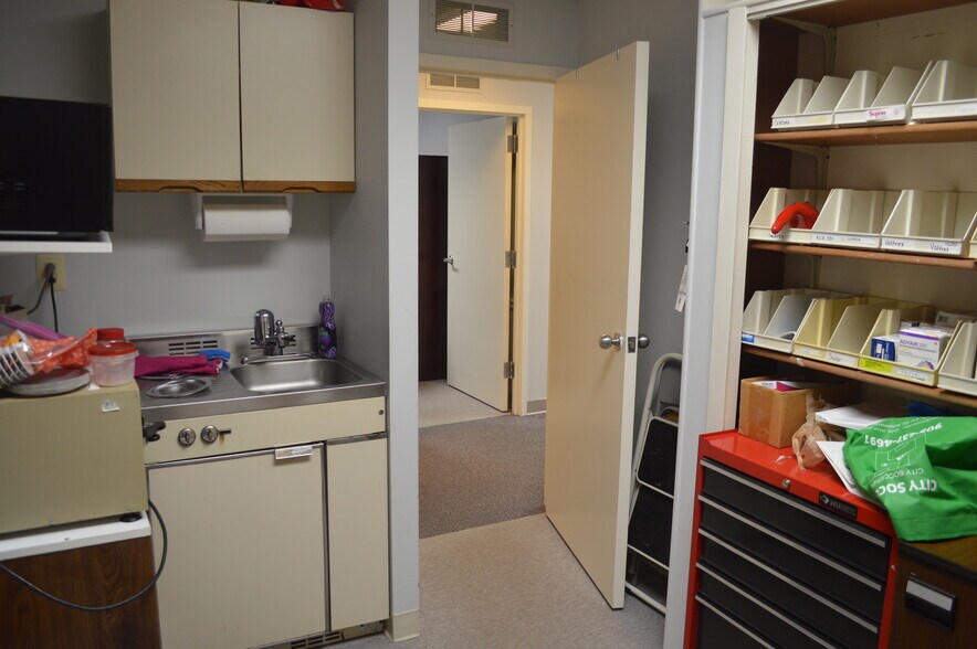 More Photos Of 2065-2067 Klockner Rd, Trenton Medical For Lease