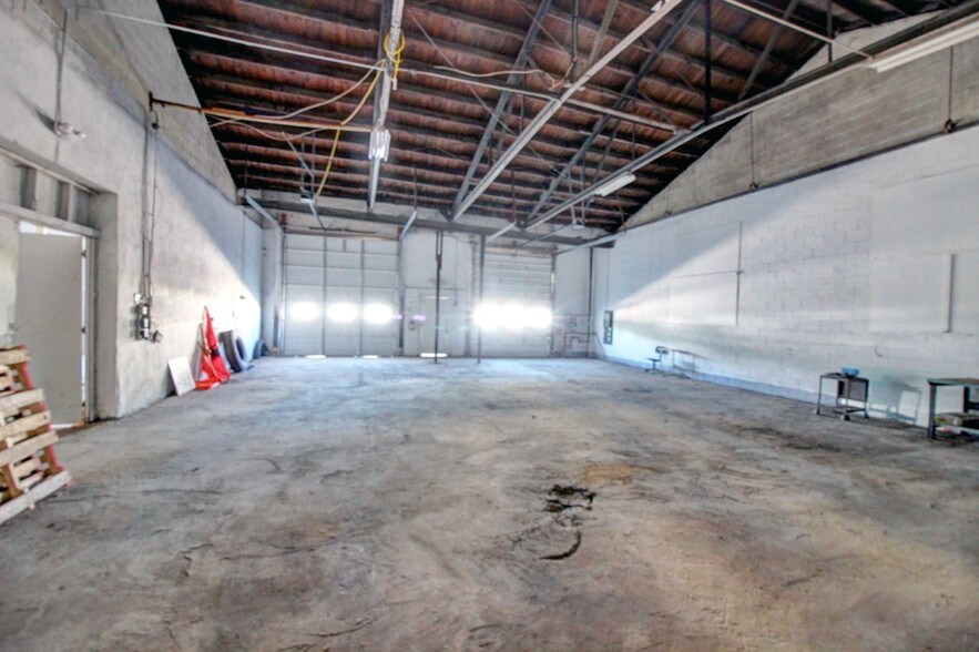 More Photos Of 142 Middle St, Geneva Warehouse For Sale