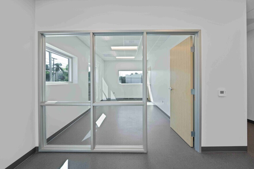 More Photos Of 922-926 S Lyon St, Santa Ana Unknown For Lease