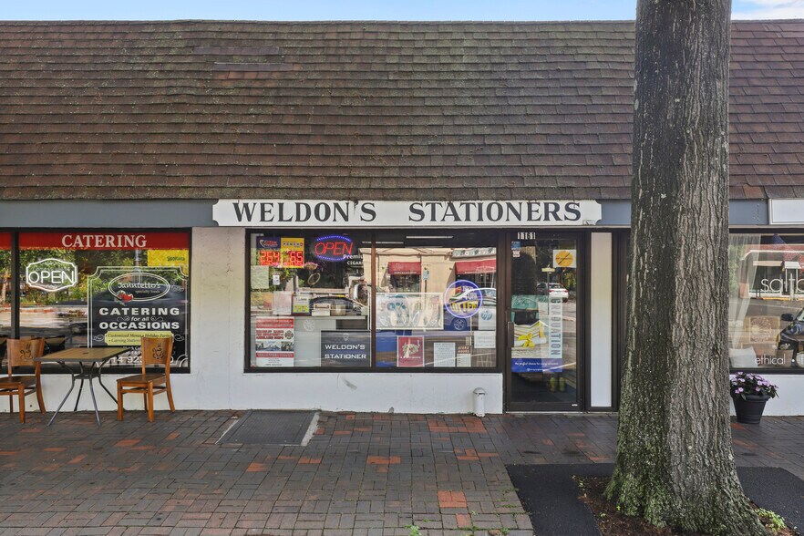 More Photos Of 1159-1177 Pleasantville Rd, Briarcliff Manor Village Restaurant For Sale