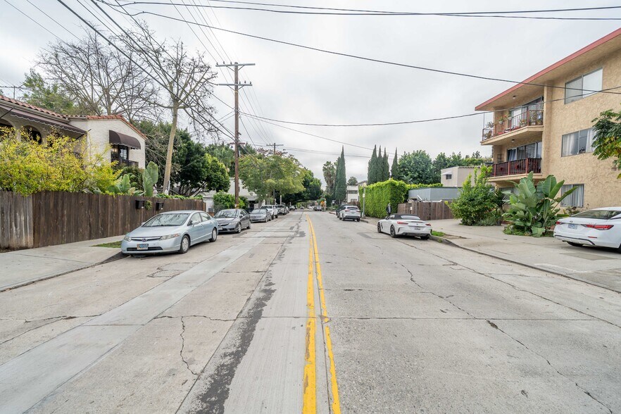 More Photos Of 2421 N Beachwood Dr, Los Angeles Multifamily For Sale