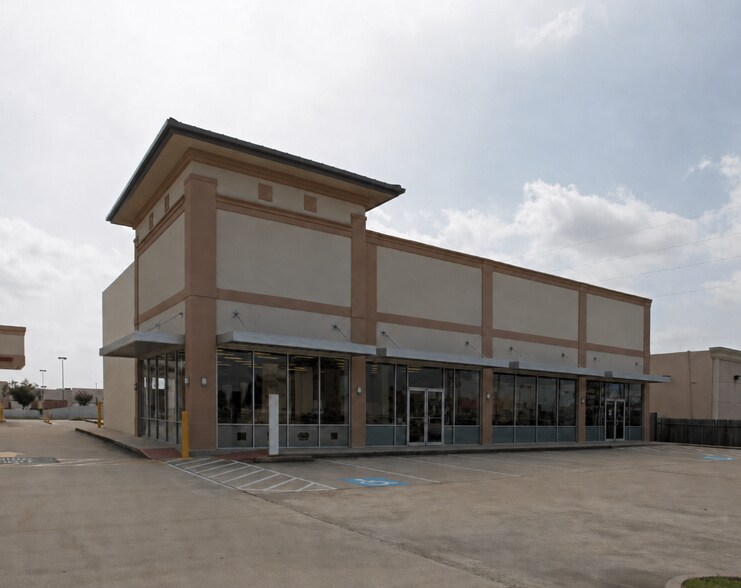 More Photos Of 2505 Highway 6 S, Houston Freestanding For Lease