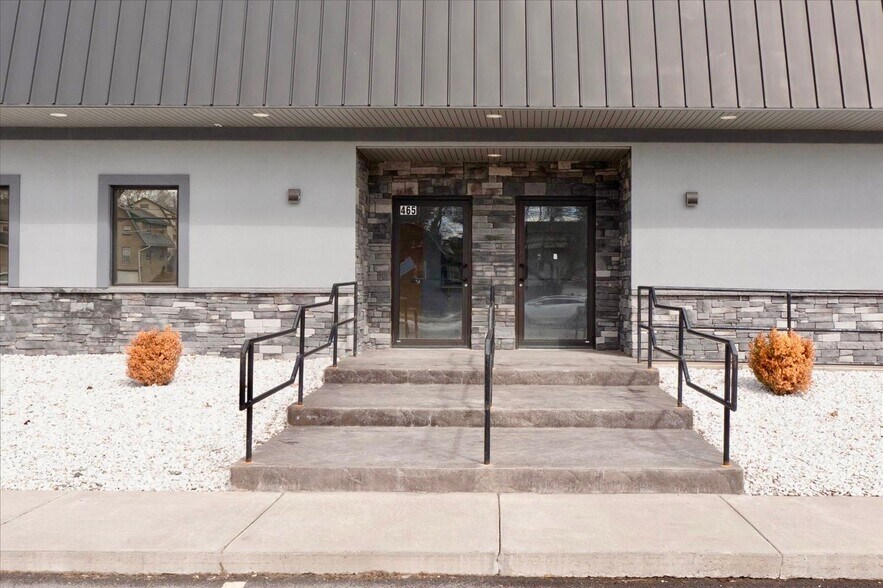 More Photos Of 465 W Commercial St, East Rochester Warehouse For Lease