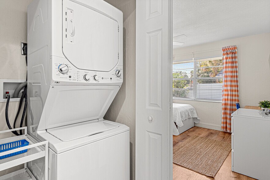 More Photos Of 5070 Orange Blvd, Port Orange Specialty For Sale