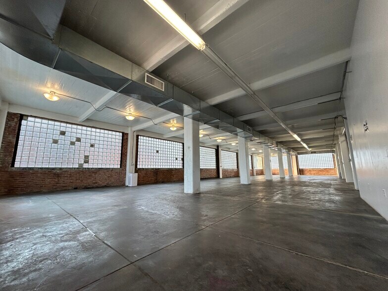 More Photos Of 1645 Blue Rock St, Cincinnati Light Manufacturing For Lease