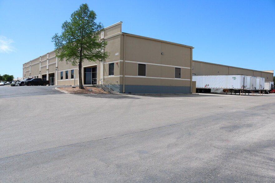 More Photos Of 17353 Bell North Dr, Schertz Warehouse For Lease