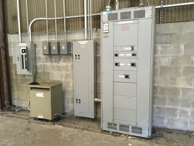 More Photos Of 1400 Front St, Warren Warehouse For Lease