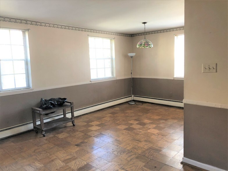 More Photos Of 256 Montgomery Ave, Haverford Apartments For Sale