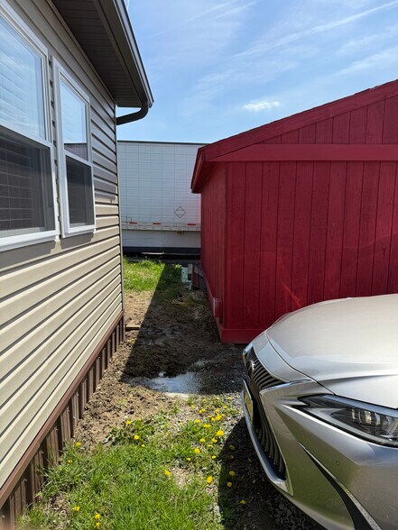 More Photos Of 4881 Pittsburgh Rd, Harrisville Light Distribution For Sale