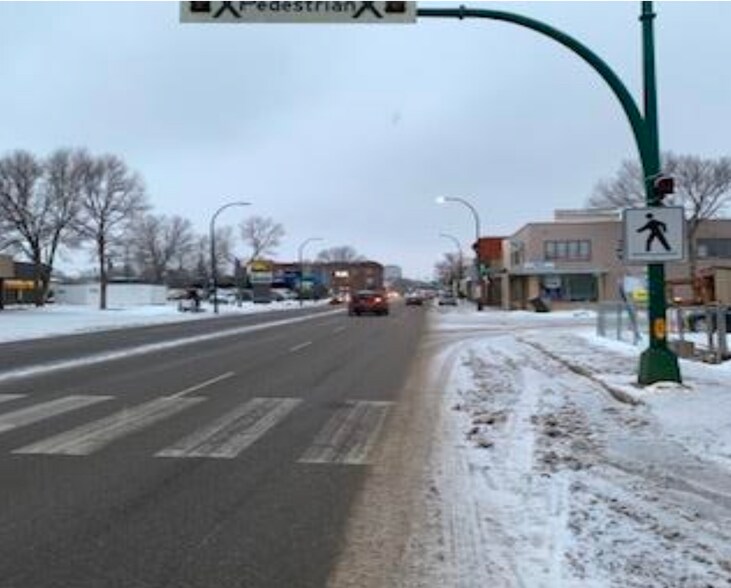 More Photos Of 406 13 St N, Lethbridge Storefront For Lease