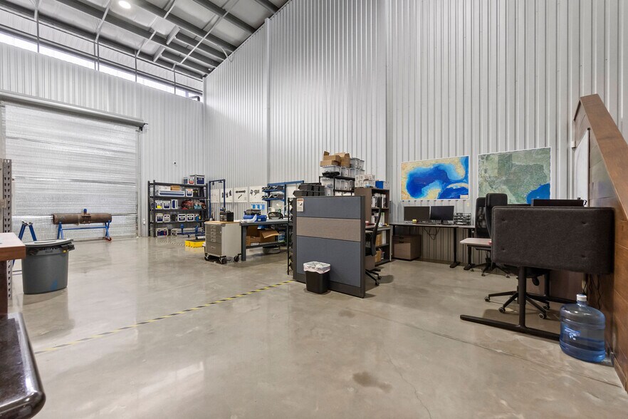 More Photos Of 1315 Rayford Park Rd, Spring Loft Creative Space For Lease