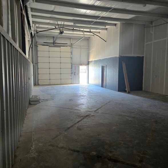 More Photos Of 3400 Bart Conner Dr, Norman Warehouse For Lease