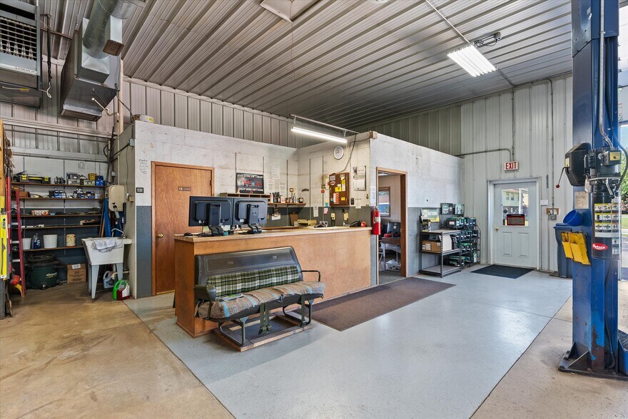 More Photos Of 214 N Commerce St, Cedar Grove Auto Repair For Sale