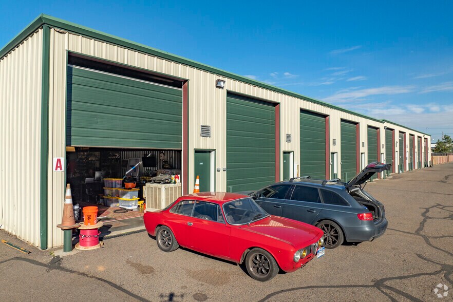 More Photos Of 6232 Beach St, Denver Warehouse For Lease
