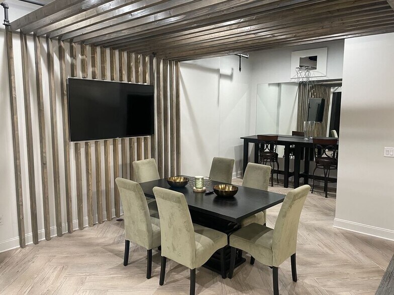 More Photos Of 3062 E Walton Blvd, Auburn Hills Office Residential For Lease