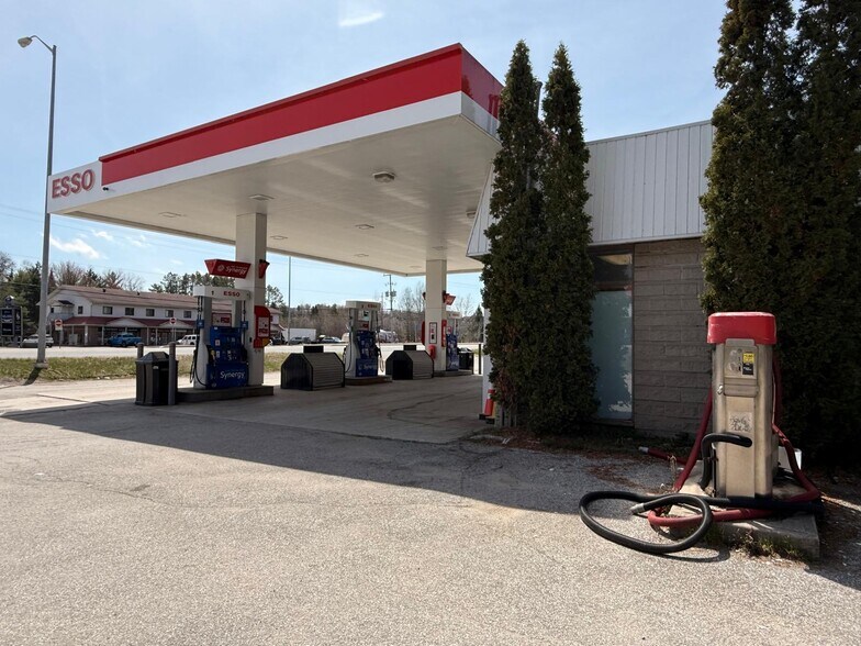 More Photos Of 134 Hwy-60, Huntsville Service Station For Sale