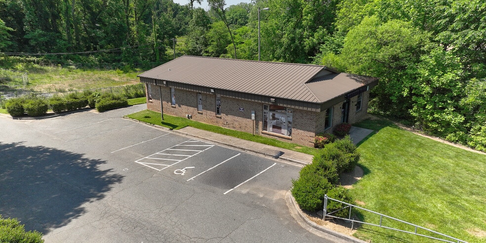 More Photos Of 4840 Reagan Dr, Charlotte Warehouse For Lease