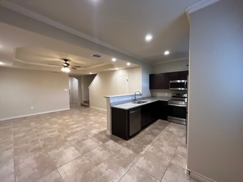 More Photos Of 6407 Luglio Ln, San Antonio Apartments For Sale