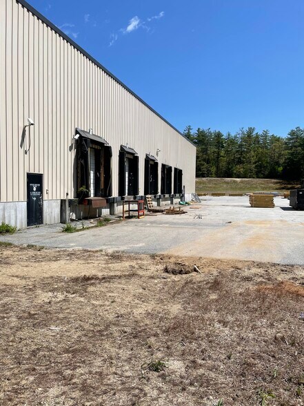 More Photos Of 1042-1050 W Swanzey Rd, Swanzey Warehouse For Sale