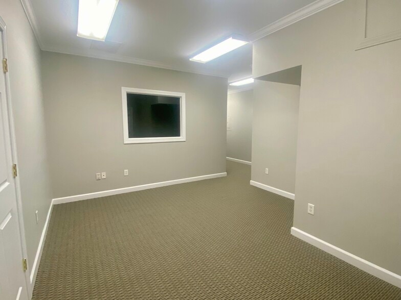 More Photos Of 140 Iowa Ln, Cary Office For Sale