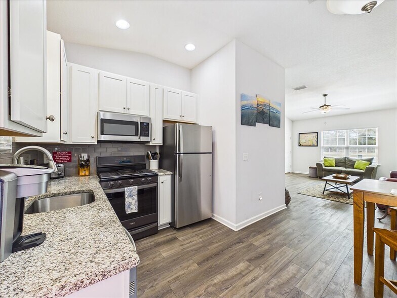 More Photos Of 100 Pilothouse Ct, Palatka Multifamily For Sale