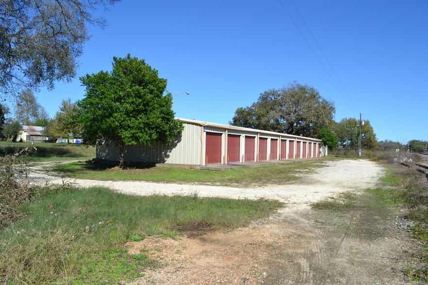 More Photos Of 2043 FM 535, Rosanky Self Storage For Sale