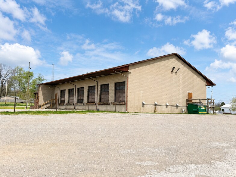 More Photos Of 4550 Roseville Rd, Roseville Truck Terminal For Sale